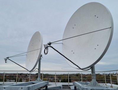 Dartcom Ku-Band EUMETCast System with additional antenna aligned on the Europe backup satellite to provide higher availability