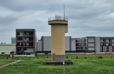 Dartcom X-Band EOS System at the University of Valladolid, Spain, with the antenna system (circled) installed on top of a lift shaft