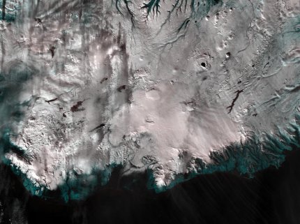 Aqua MODIS 250m resolution false colour image showing southern Iceland